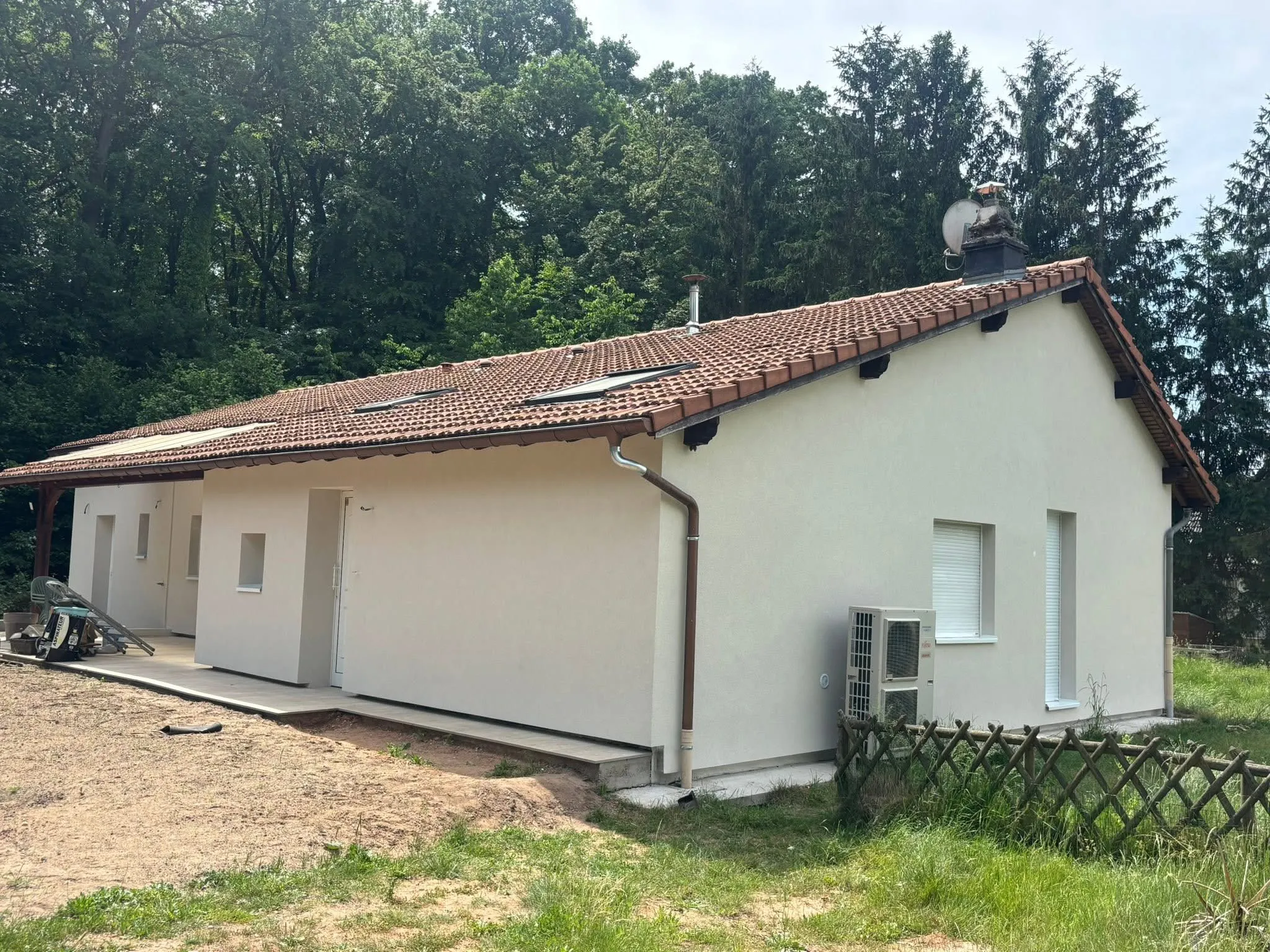 Chantier d'isolation thermique par l'extérieur réalisé par ZF Façade en Moselle — photo 3