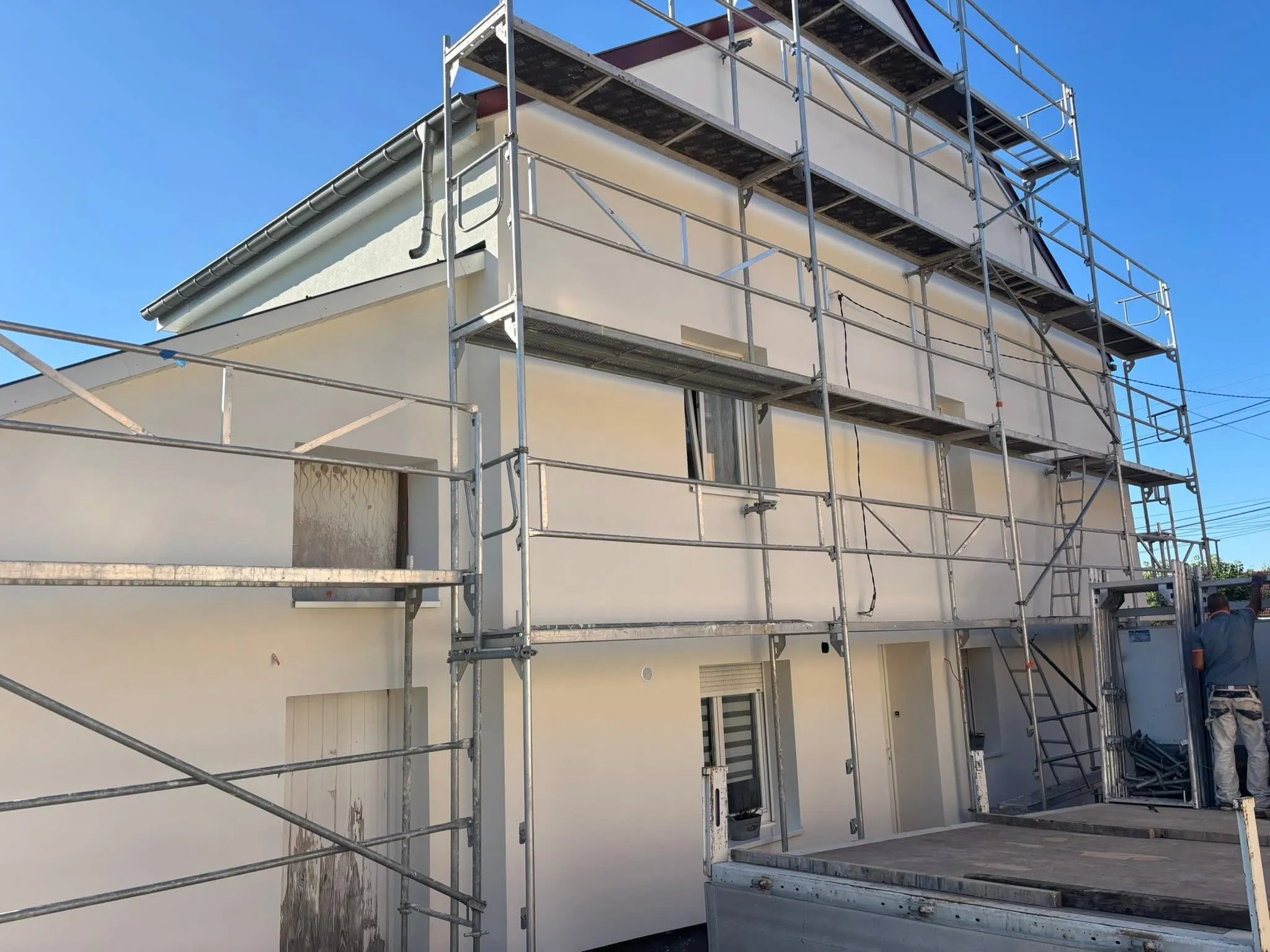 Chantier d'isolation thermique par l'extérieur réalisé par ZF Façade en Moselle — photo 39